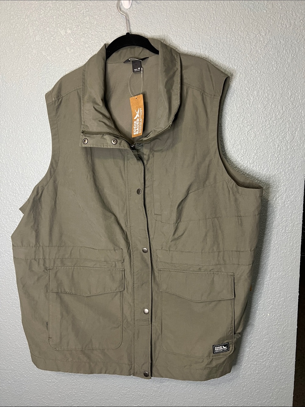 Eddie Bauer Women's sleeveless Trekker 5 pocket Vest Green capers size 3X NWT